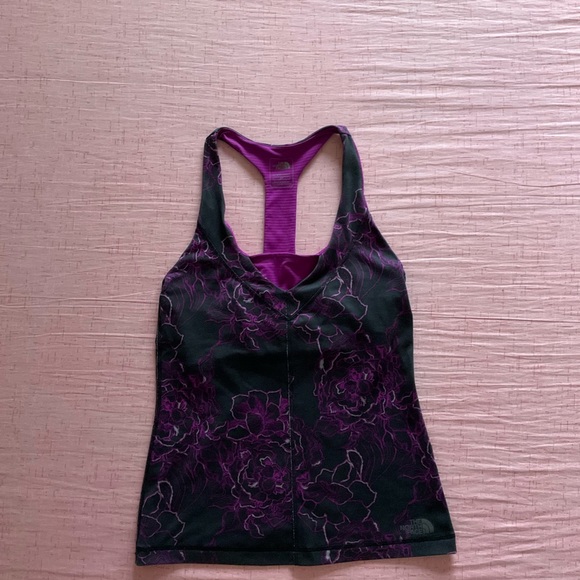 The North Face sport tank top W’ S - Picture 3 of 3